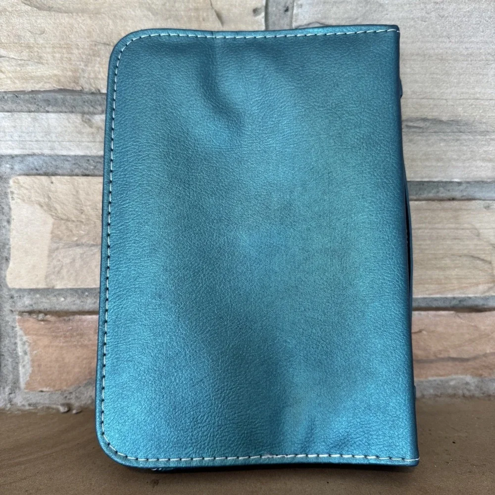Divine Details: Bible Cover - Teal Do Everything in Love‎ - 1 Corinthians 16:14